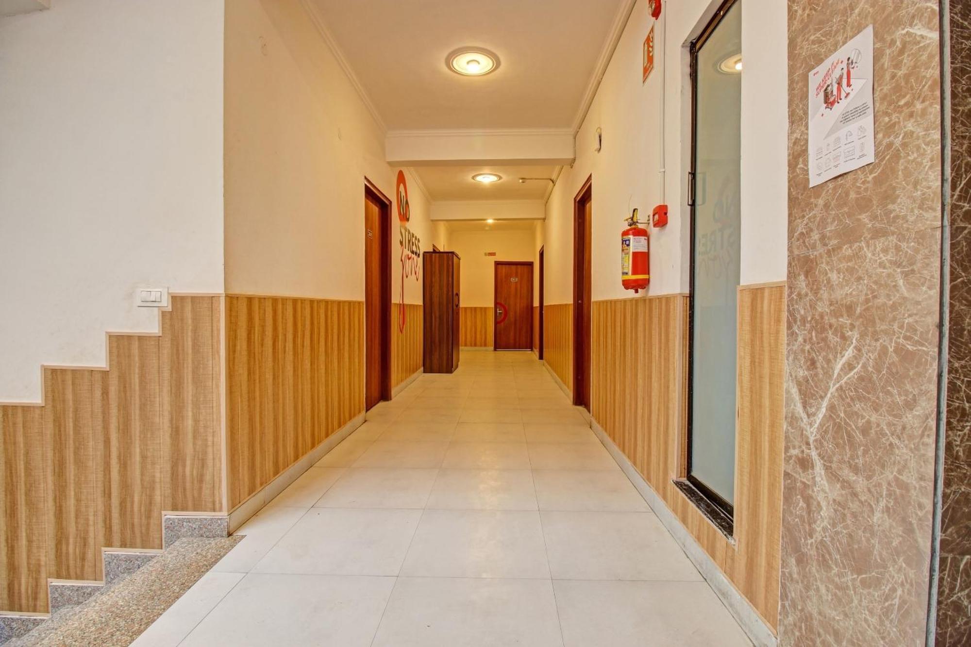 Hotel Super Townhouse Kachnar House Vikas Nagar Hasanganj Exterior foto