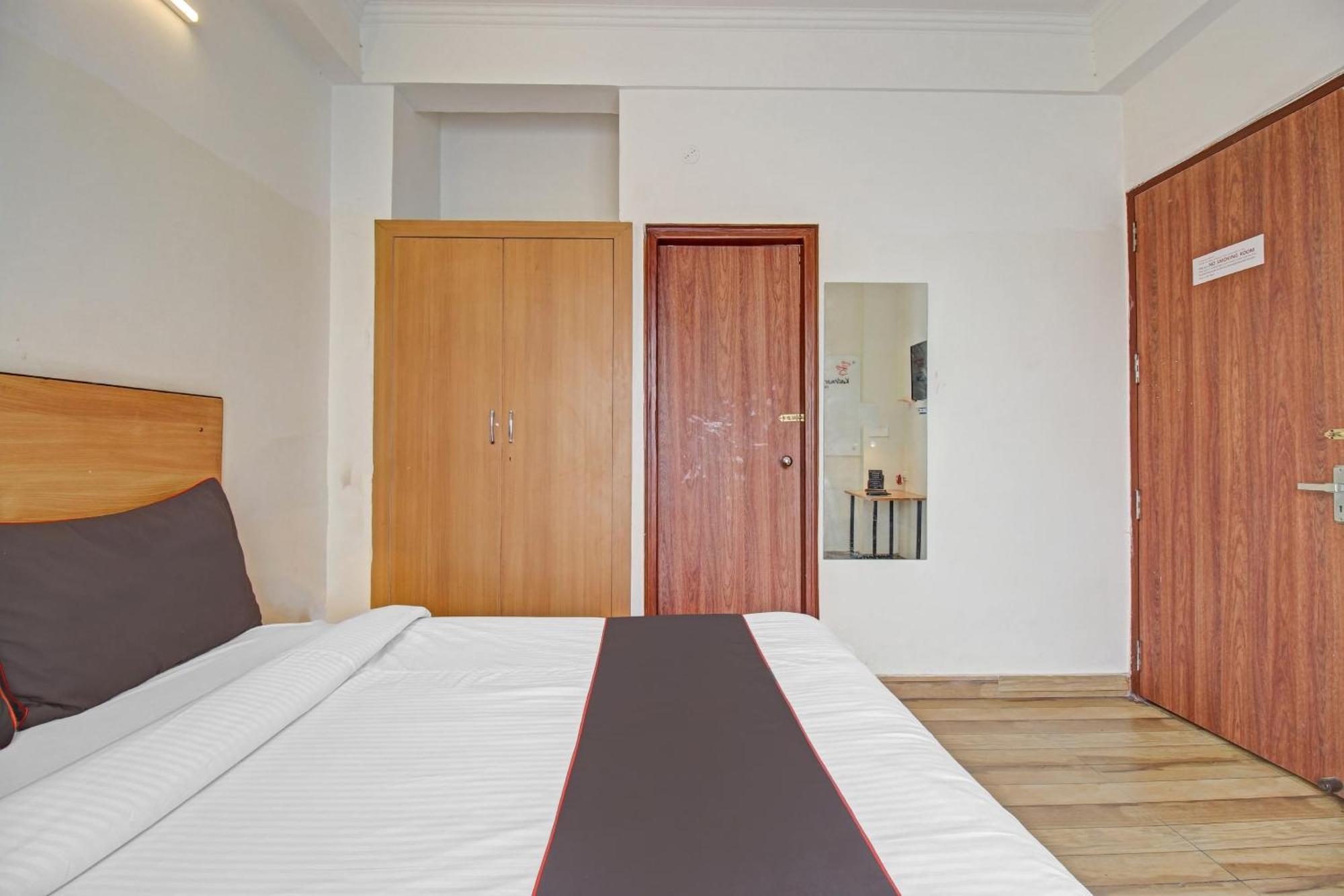 Hotel Super Townhouse Kachnar House Vikas Nagar Hasanganj Exterior foto