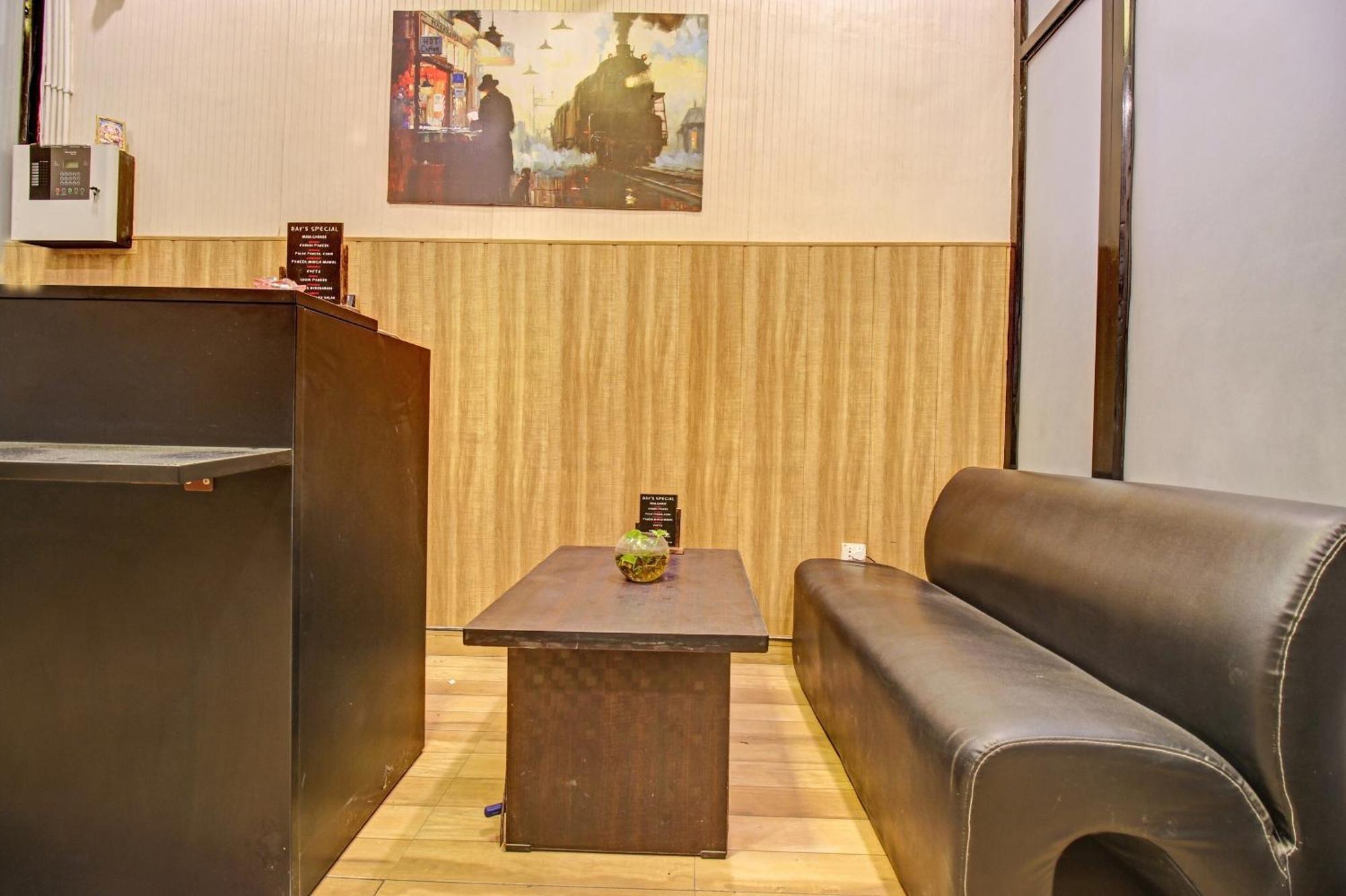 Hotel Super Townhouse Kachnar House Vikas Nagar Hasanganj Exterior foto