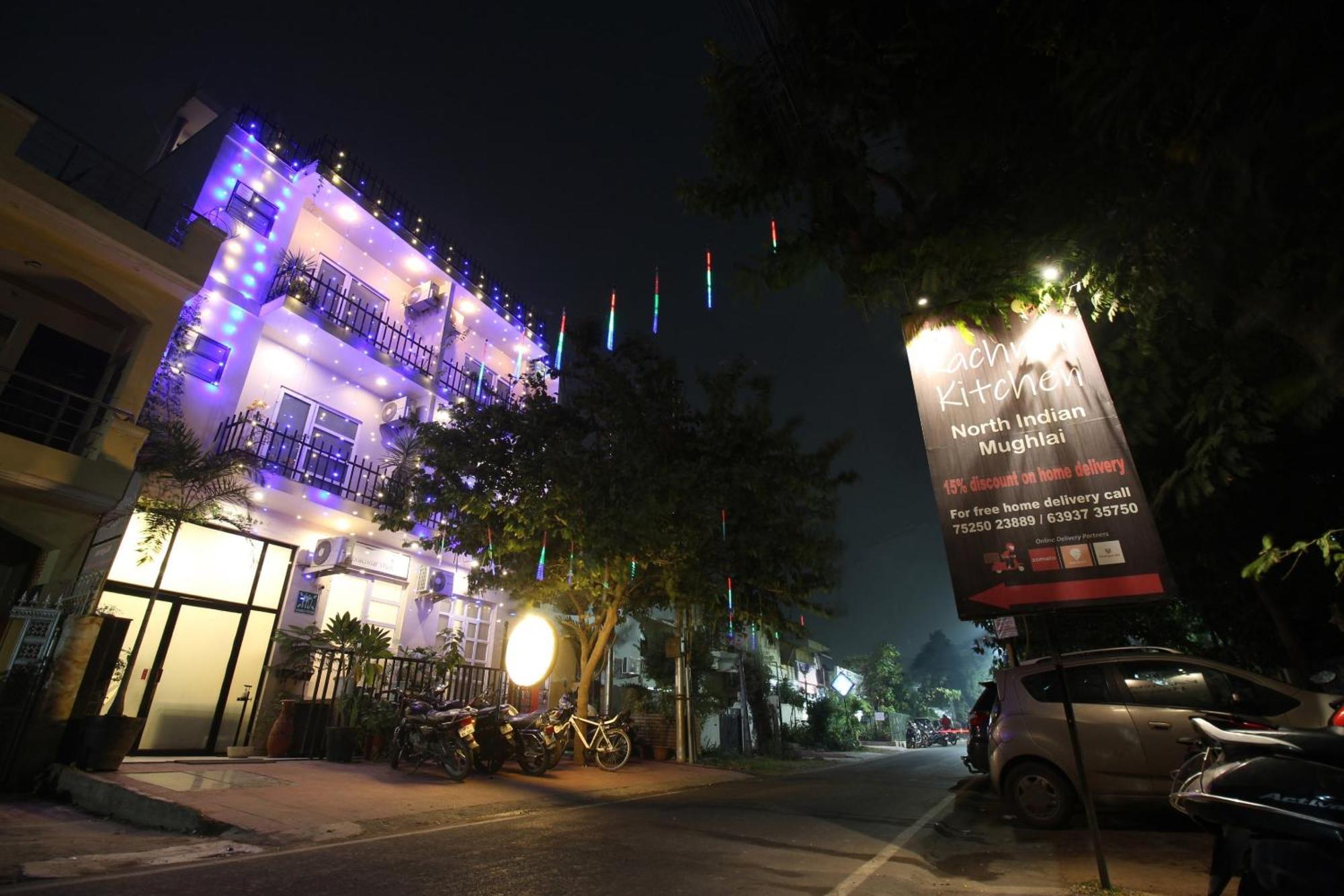 Hotel Super Townhouse Kachnar House Vikas Nagar Hasanganj Exterior foto